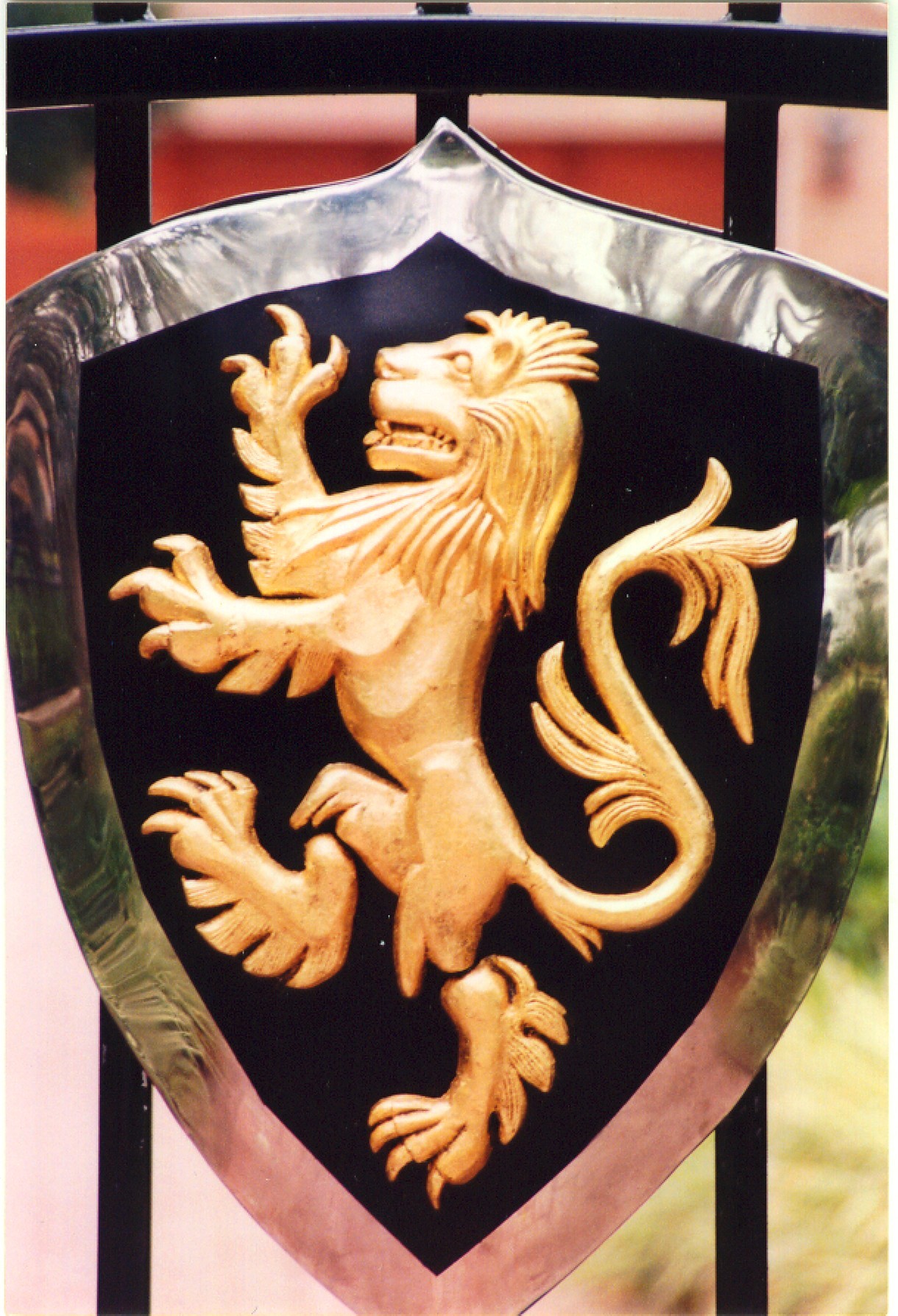 lioncrest1200.jpg