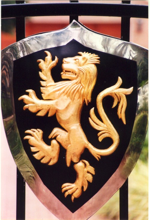 lioncrest500.jpg